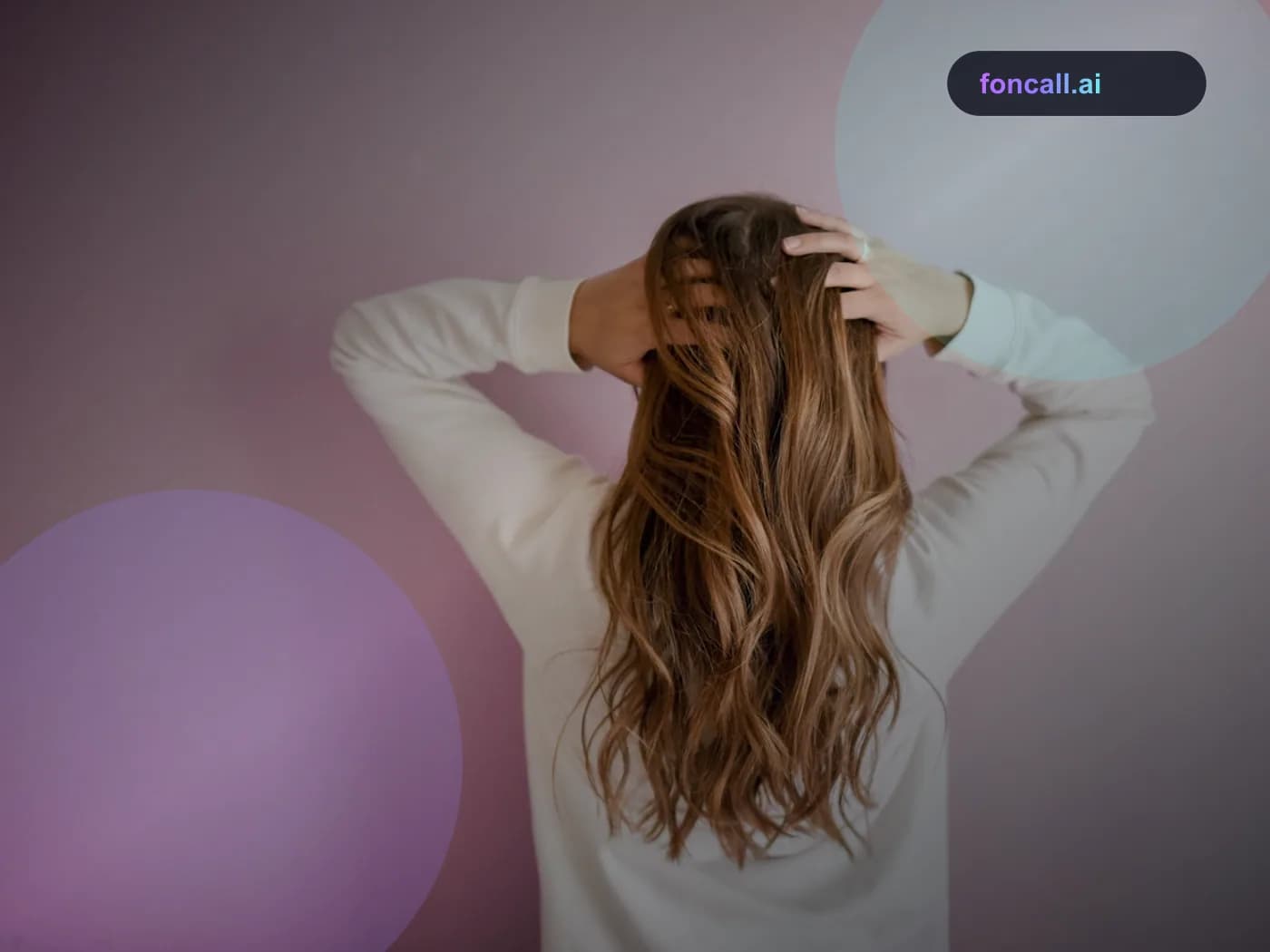 KI-Telefonassistent für Friseur | foncall.ai Branchen-Hero KI-Telefonassistent für Friseur: Friseur-Salon mit Kundin und Stylistin