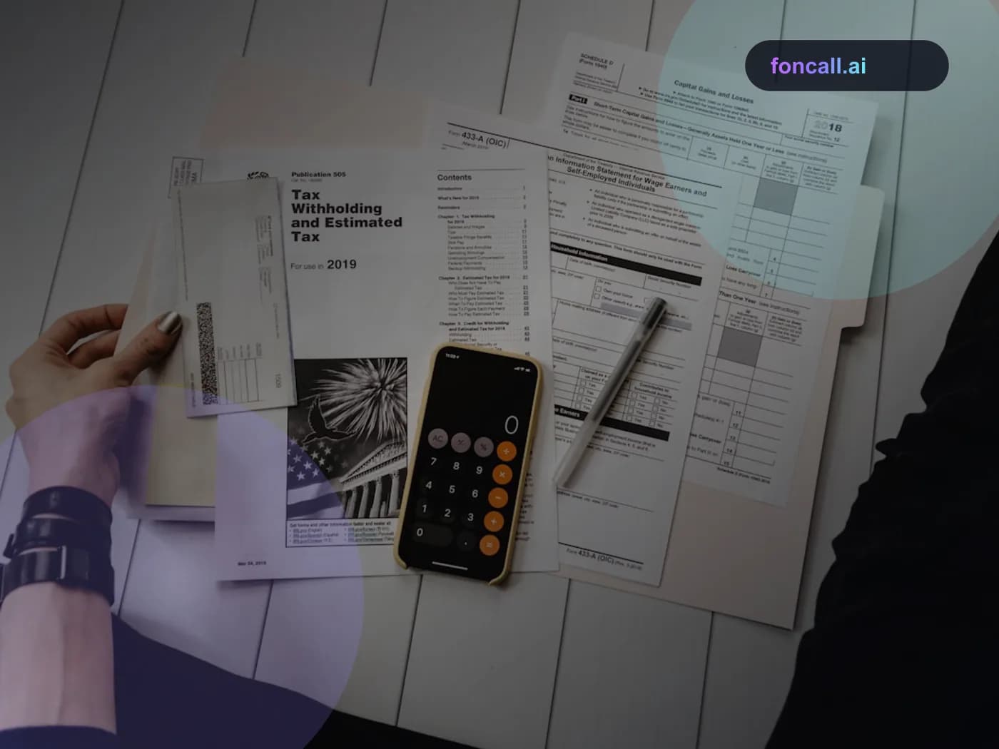 KI-Telefonassistent für Steuerberatungskanzleien | foncall.ai Branchen-Hero KI-Telefonassistent für Steuerberatungskanzleien: Steuerunterlagen und Rechner auf einem Schreibtisch